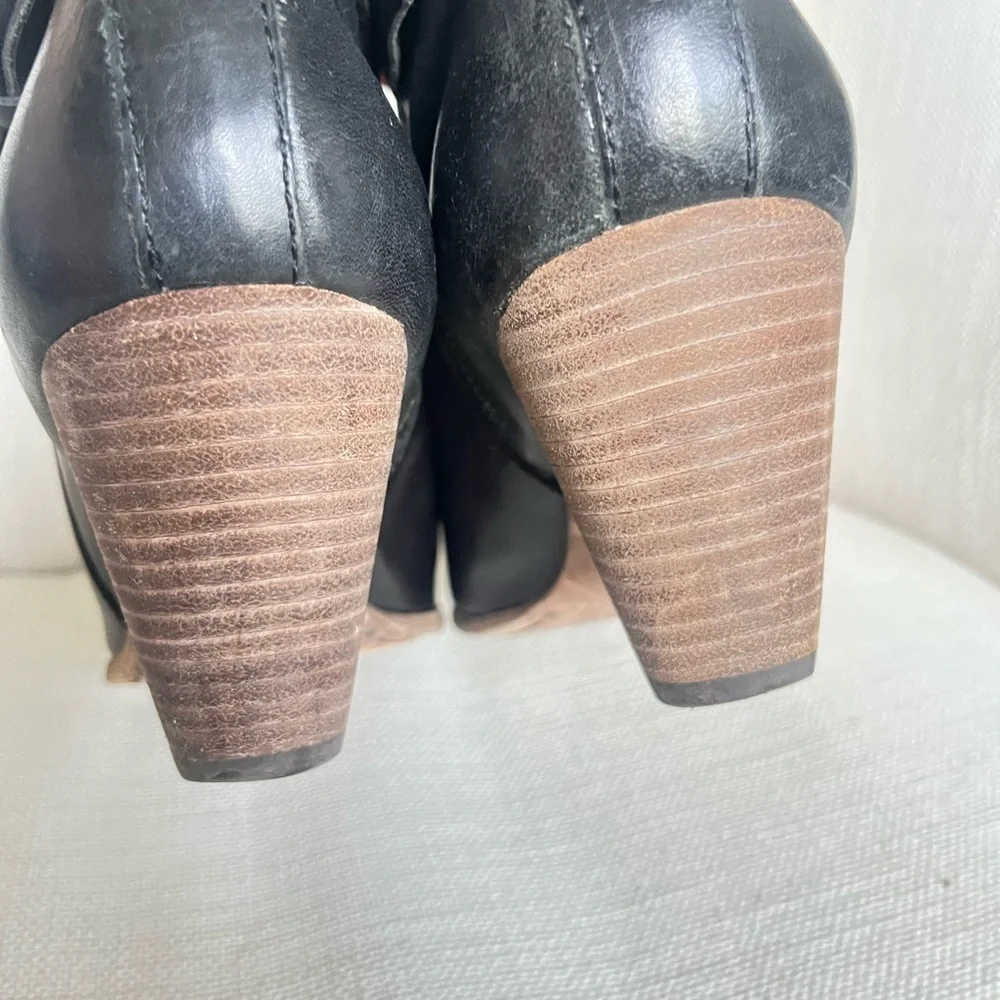 Frye black booties 10 - Picture 5 of 9